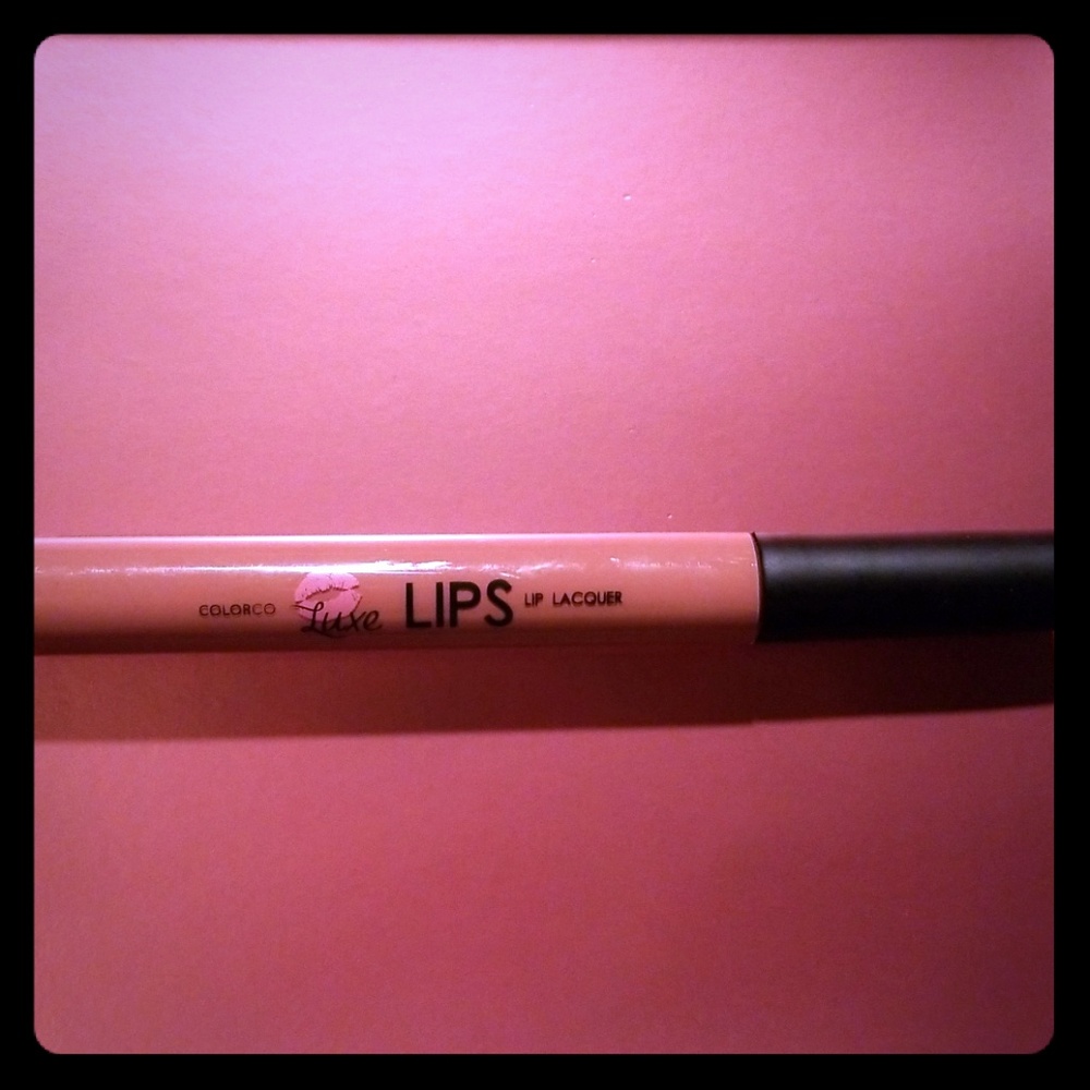 Fushia LUXE LIP LACQUER